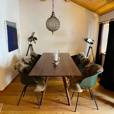 Stilvolle 2,5 Zimmer, In Sent 스쿠올