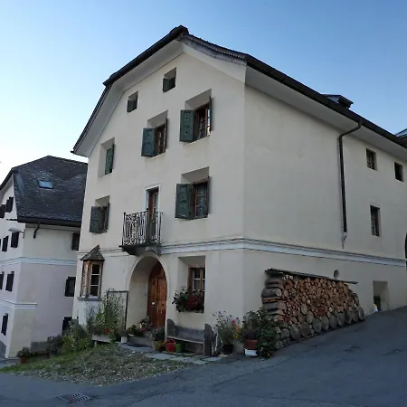 Stilvolle 2,5 Zimmer, In Sent Scuol